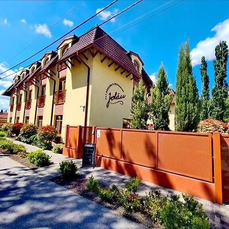 Jolan Pension & Restaurant Cicov エクステリア 写真