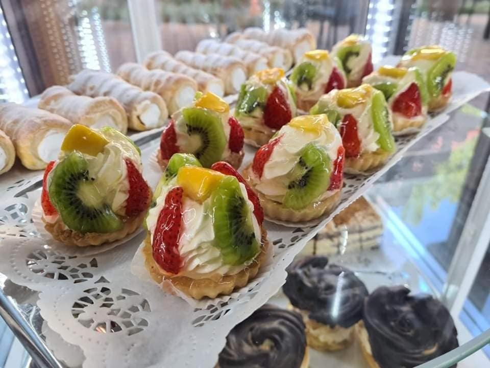 Jolan Pension & Restaurant Cicov エクステリア 写真