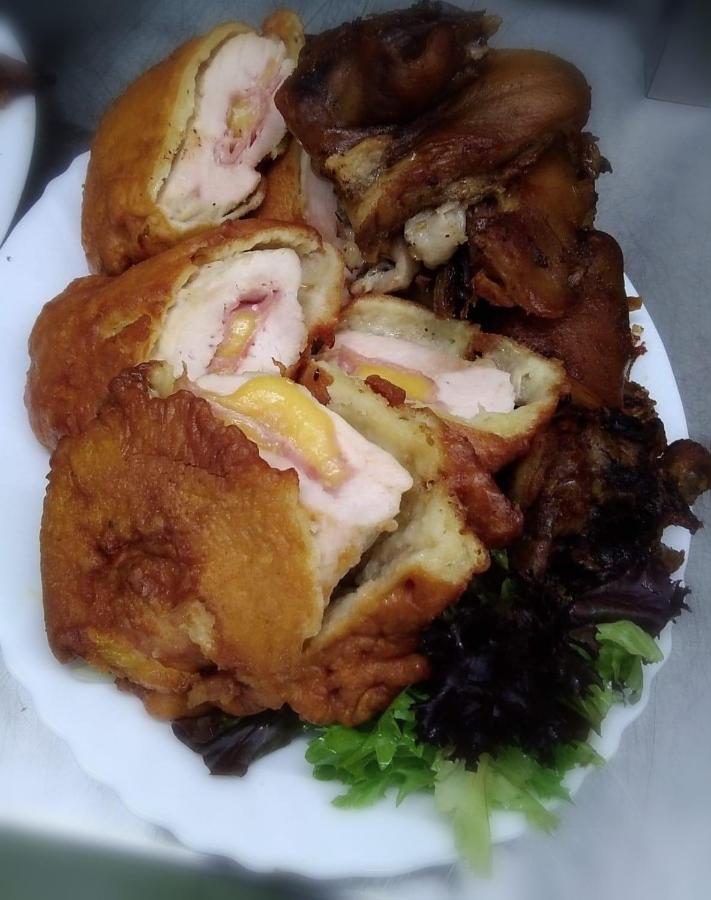 Jolan Pension & Restaurant Cicov エクステリア 写真
