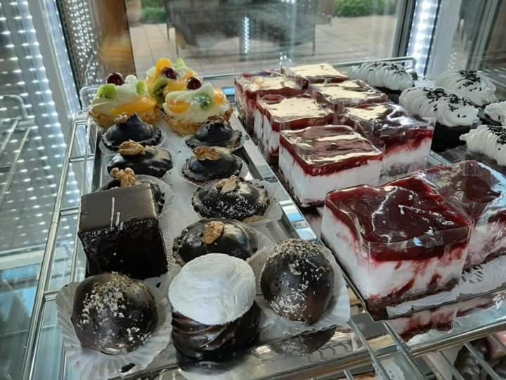 Jolan Pension & Restaurant Cicov エクステリア 写真